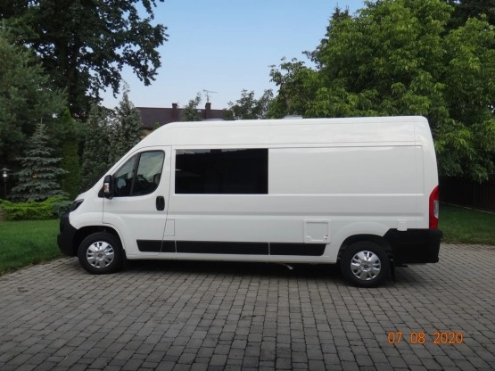                         Nowy kamper 2+2 Peugeot Boxer 2.2 HDi 165KM, panel słoneczny, długość <6m - zdjęcie 9
                        