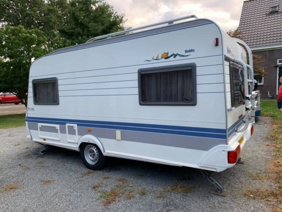                         Hobby 450 De luxe - zdjęcie 6
                        