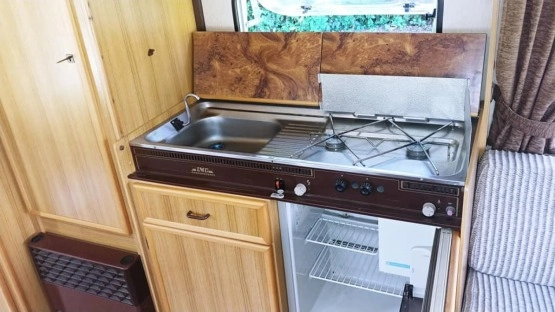                         Przyczepa kempingowa LMC Munsterland 480 Siesta - 5 osób - zdjęcie 12
                        