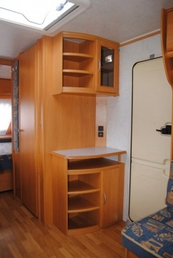                         WILK 470 Zadbana! Zarejestrowana! Idealne wnętrze WC 4-osobowa! Markiza - zdjęcie 8
                        