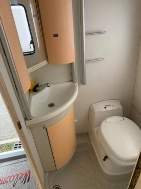                         Burstner Scala z 1999 r. - zdjęcie 16
                        