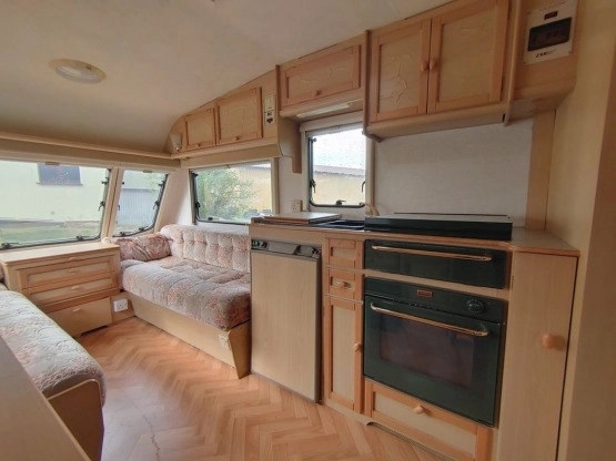                         Mała przyczepa Sterling Europa 460NT idealna dla pary, dla wędkarzy, itd. - zdjęcie 3
                        