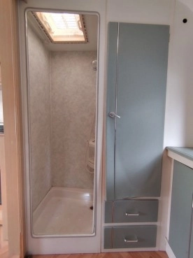                         Mała przyczepa Sterling Europa 460NT idealna dla pary, dla wędkarzy, itd. - zdjęcie 7
                        