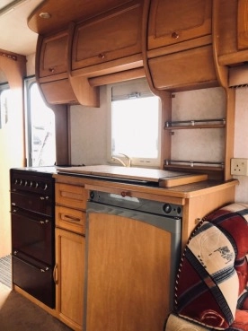                         Sprzedam przyczepę COACHMAN VIP  - zdjęcie 7
                        