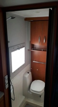                         Przyczepa kempingowa 2003 r. KNAUS EUROSTAR 550 - zdjęcie 16
                        