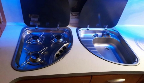                         Przyczepa kempingowa 2003 r. KNAUS EUROSTAR 550 - zdjęcie 5
                        