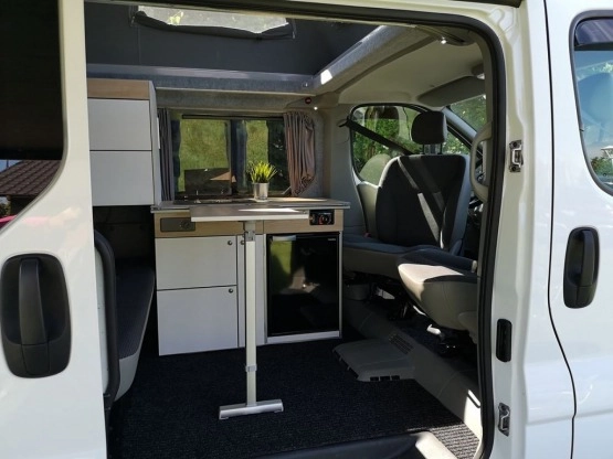                         Kamper Camper Opel Vivaro - zdjęcie 7
                        