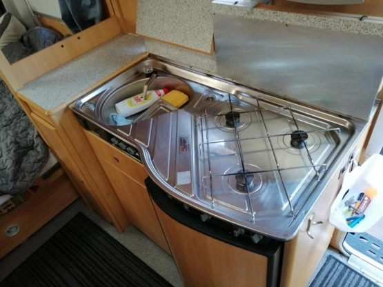                         Dethleffs Camper 1999 r. - zdjęcie 19
                        