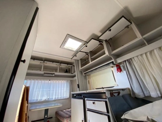                         Przyczepa kempingowa KNAUS SUDWIND 330 - zdjęcie 4
                        