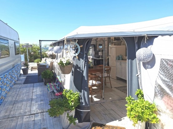                         Jedyna taka prowansalska przyczepa kempingowa  - zdjęcie 11
                        