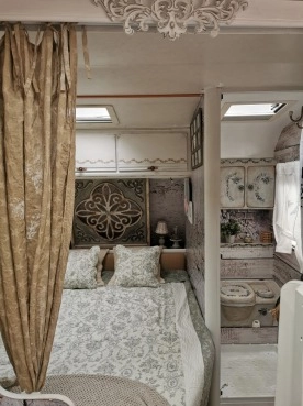                         Jedyna taka prowansalska przyczepa kempingowa  - zdjęcie 4
                        