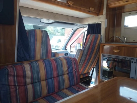                         KAMPER MERCEDES SPRINTER Z ZABUDOWĄ AUTOSTAR 1999 ROK PÓŁINTEGRA. STAN TECH. IDEALNY - zdjęcie 11
                        