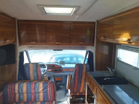                         KAMPER MERCEDES SPRINTER Z ZABUDOWĄ AUTOSTAR 1999 ROK PÓŁINTEGRA. STAN TECH. IDEALNY - zdjęcie 14
                        