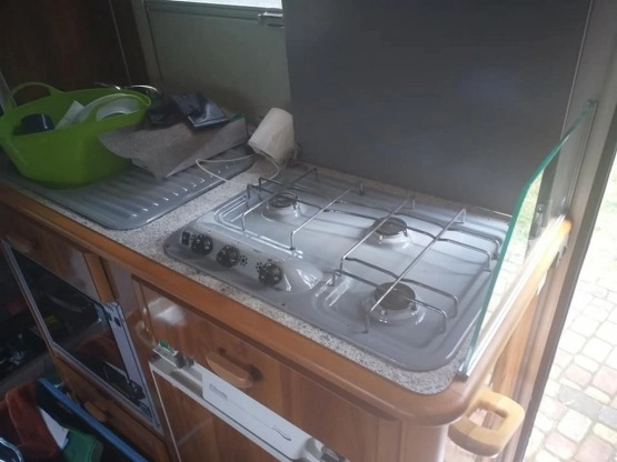                         KAMPER MERCEDES SPRINTER Z ZABUDOWĄ AUTOSTAR 1999 ROK PÓŁINTEGRA. STAN TECH. IDEALNY - zdjęcie 3
                        