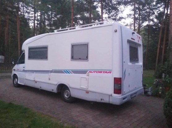                         KAMPER MERCEDES SPRINTER Z ZABUDOWĄ AUTOSTAR 1999 ROK PÓŁINTEGRA. STAN TECH. IDEALNY - zdjęcie 9
                        