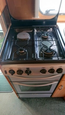                         Swift Archway 5,6 osobowa, Fajny Układ, Przedsionek/Namiot łazienka Bardzo ładna - zdjęcie 10
                        