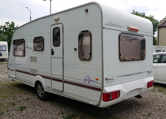                         Swift Archway 5,6 osobowa, Fajny Układ, Przedsionek/Namiot łazienka Bardzo ładna - zdjęcie 4
                        