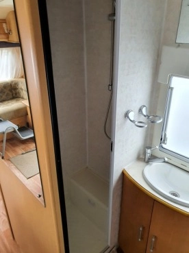                         Compass Rallye 4,5 osób Fajny rozkład przedsionek/namiot Duża łazienka Zarejestrowana - zdjęcie 11
                        