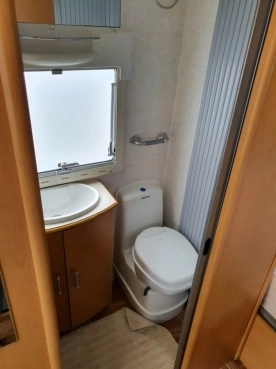                         Compass Rallye 4,5 osób Fajny rozkład przedsionek/namiot Duża łazienka Zarejestrowana - zdjęcie 13
                        