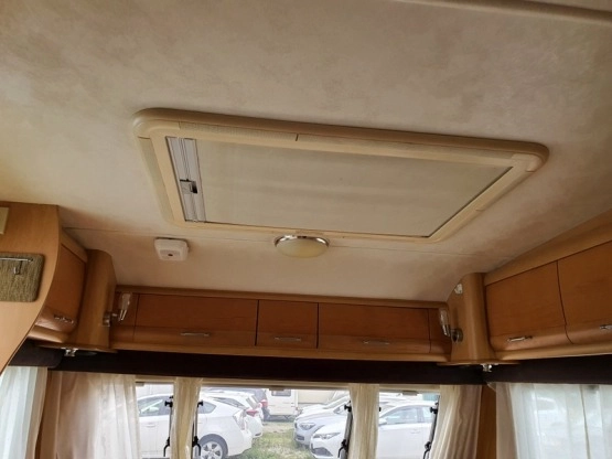                         Compass Rallye 4,5 osób Fajny rozkład przedsionek/namiot Duża łazienka Zarejestrowana - zdjęcie 16
                        