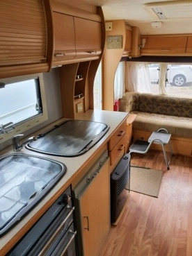                         Compass Rallye 4,5 osób Fajny rozkład przedsionek/namiot Duża łazienka Zarejestrowana - zdjęcie 18
                        