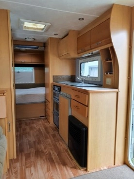                         Compass Rallye 4,5 osób Fajny rozkład przedsionek/namiot Duża łazienka Zarejestrowana - zdjęcie 6
                        