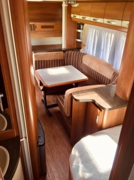                         Przyczepa Hobby 560 kmfe 560 La Vita 2009 r. - zdjęcie 14
                        