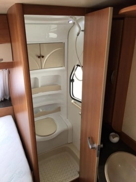                         Przyczepa Hobby 560 kmfe 560 La Vita 2009 r. - zdjęcie 16
                        