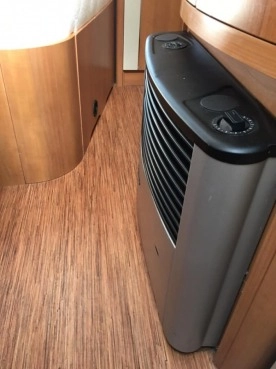                         Przyczepa Hobby 560 kmfe 560 La Vita 2009 r. - zdjęcie 18
                        