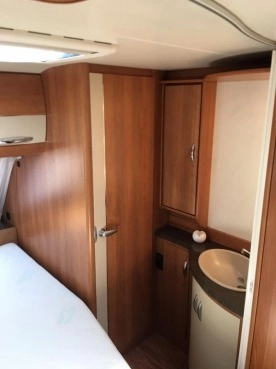                         Przyczepa Hobby 560 kmfe 560 La Vita 2009 r. - zdjęcie 19
                        