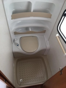                         Przyczepa Hobby 560 kmfe 560 La Vita 2009 r. - zdjęcie 21
                        