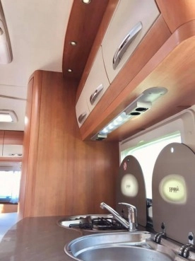                         Przyczepa Hobby 560 kmfe 560 La Vita 2009 r. - zdjęcie 35
                        