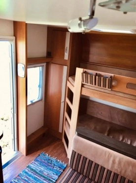                         Przyczepa Hobby 560 kmfe 560 La Vita 2009 r. - zdjęcie 9
                        