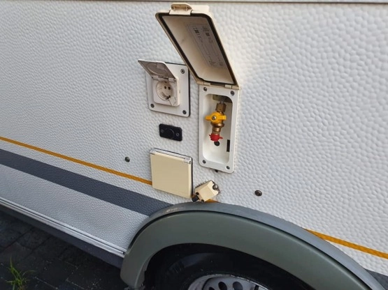                         Knaus Sudwind 450, 2000 r. - zdjęcie 5
                        