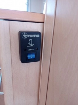                         Chateau Calista 390, rok 2000 - zdjęcie 10
                        