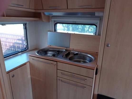                         Chateau Calista 390, rok 2000 - zdjęcie 6
                        