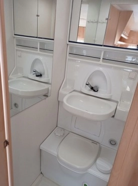                         Chateau Calista 390, rok 2000 - zdjęcie 8
                        