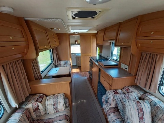                         Przyczepa kempingowa Elddis Typhoon GTX - zdjęcie 7
                        