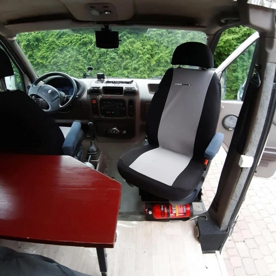                         KamperVan Renault Master - zdjęcie 6
                        