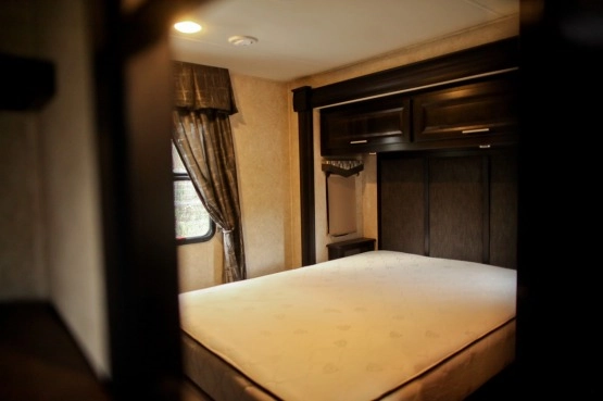                         F53 FOREST RIVER GORGETOWN XL - zdjęcie 9
                        