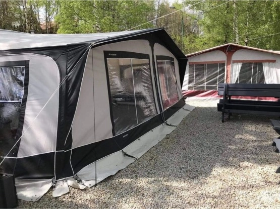                         Czysta i pachnąca przyczepa Abbey Vogue 2 620 - zdjęcie 2
                        