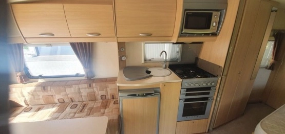                         Czysta i pachnąca przyczepa Abbey Vogue 2 620 - zdjęcie 7
                        