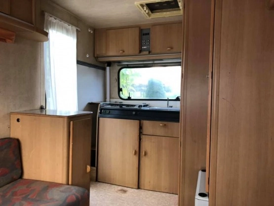                         Przyczepa Adria 410, łazienka, przedsionek, dmc 1000 kg - zdjęcie 4
                        