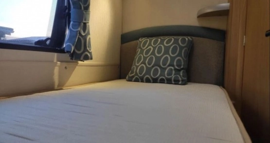                         Przyczepa Compass Corona 580 z 2014 r. - zdjęcie 12
                        