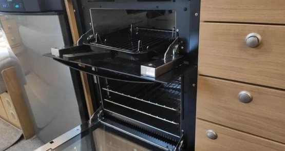                         Przyczepa Compass Corona 580 z 2014 r. - zdjęcie 15
                        