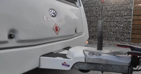                         Przyczepa Compass Corona 580 z 2014 r. - zdjęcie 34
                        