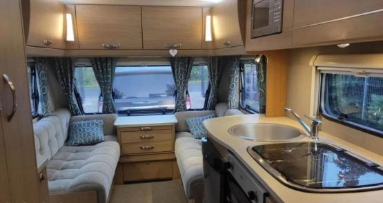                         Przyczepa Compass Corona 580 z 2014 r. - zdjęcie 3
                        