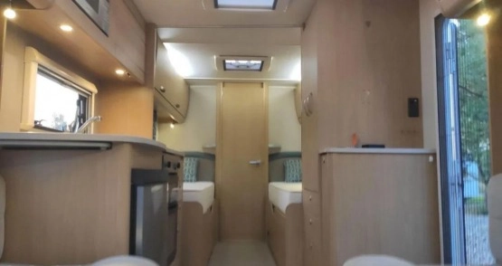                         Przyczepa Compass Corona 580 z 2014 r. - zdjęcie 7
                        