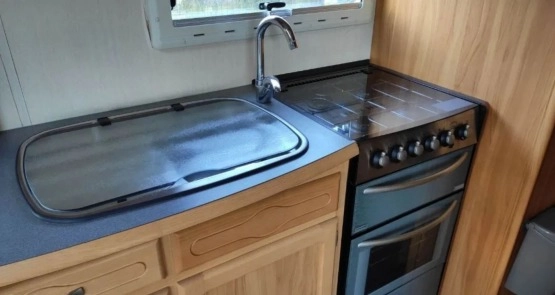                         Przyczepa Fleetwood Heritage 640 z 2005 r. - zdjęcie 10
                        