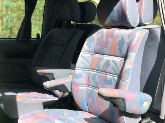                         Nie kamper ale spać można i pysznie jeździ VW Multivan 92' - zdjęcie 15
                        